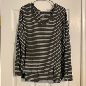 American Eagle Soft & Sexy Long Sleeve Tee